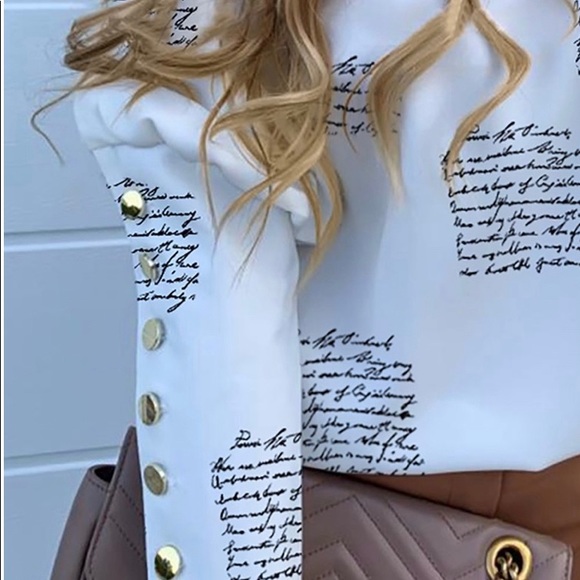 ROUND NECK LETTER PRINT POPPER-CUFF BLOUSE  NWOT - Picture 2 of 5